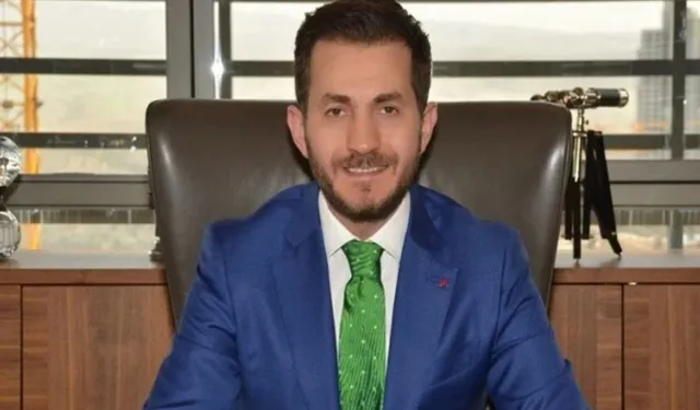Özgür Peker Kimdir?