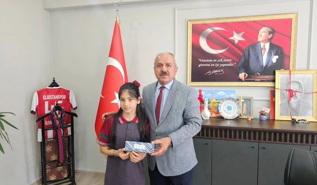 500 Tam Puanla Türkiye Zirvesi: Ela Kaya Elbistan’ı Gururlandırdı