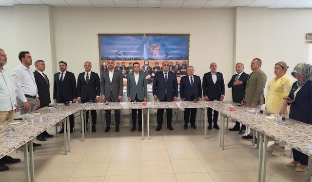AK Parti’den Erenler Kültür Derneği Aşure Programına Katılım