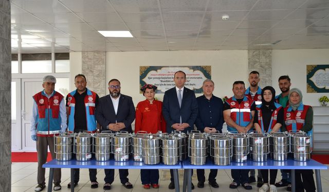 Afşin’de Gönülleri Isıtan Proje: İhtiyaç Sahiplerine Sıcak Yemek Desteği