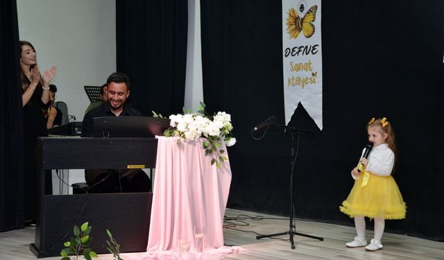 Defne Sanat Atölyesi Yıl Sonu Gösterisi Düzenledi