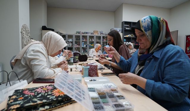 KAMEK’te Yıl Sonu Sergisi Heyecanı