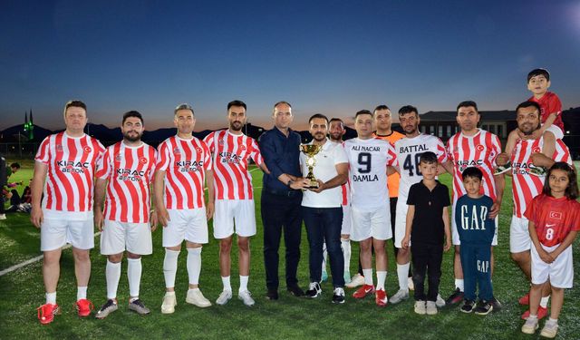 Afşin Futbol Turnuvası’nda Şampiyon Kıraç Beton Oldu