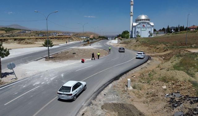 Afşin'de Kazaların Yaşandığı Kavşakta Trafik Polisi Önlem Aldı