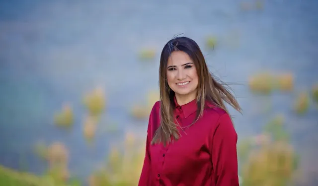 Afşinli Sanatçı Aynur Bolat’tan Yeni Eser: “Pencereden Bakan Dilber”