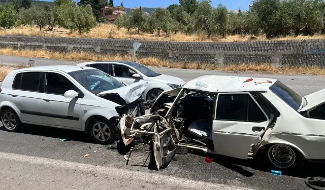 Feci Kaza: İki Otomobil Çarpıştı, 2 Yaralı