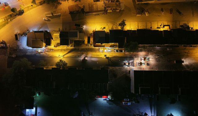 Büyükşehir, Toptancılar Sitesi’nde Gece Gündüz Asfalt Mesaisi Sürdürüyor