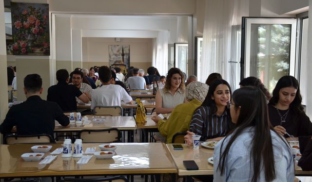 Afşin Fen Lisesi’nde Pilav Günü Buluşması Düzenlendi