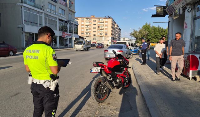 Afşin’de Motosiklet Kazası: 1 Yaralı Hastaneye Kaldırıldı