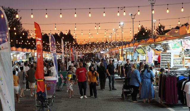 Geleneksel Ağustos Fuarı, Geçmişten Geleceğe Uzanan Bir Köprü Oluyor