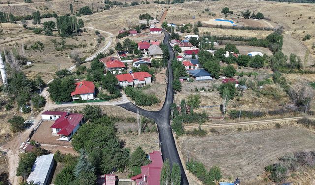 Büyükşehir, Göksun’da Bir Mahallenin Daha Yolunu Yeniliyor