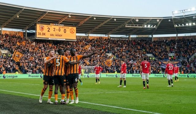 Hull City - Manchester United maçında şok! Ev sahibi farkı ikiye çıkardı