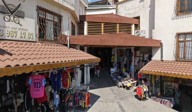Büyükşehir’den Saraçhane Meydanı’na Tarihle Uyumlu Düzenleme
