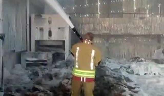 Tekstil Fabrikasında Çıkan Yangına Ekiplerden Hızlı Müdahale