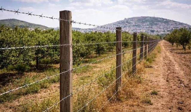 TOPRAK İŞLEME, APLİKASYON, DİKENLİ TEL ÇİT İHATASI İŞLERİ YAPTIRILACAKTIR