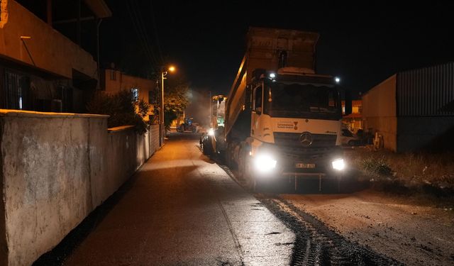 Büyükşehir’den Yahya Kemal’de gece gündüz asfalt mesaisi