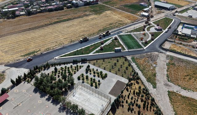 Büyükşehir, Dulkadiroğlu’nda Asfalt Mesaisini Sürdürüyor