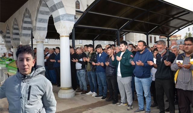 Afşin’de Trafik kazasında Hayatını Kaybeden Samet Özdemir Toprağa Verildi