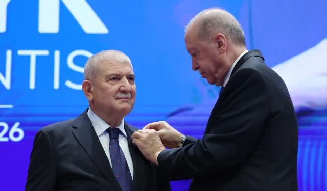Cemalettin Kani Torun AK Parti’ye Katıldı! Erdoğan Rozetini Taktı
