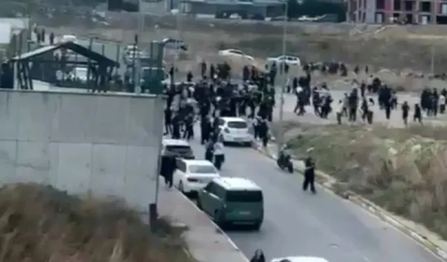 Esenyurt’ta lisede bıçaklı kavga alarmı! Çok sayıda polis ve sağlık ekibi sevk edildi