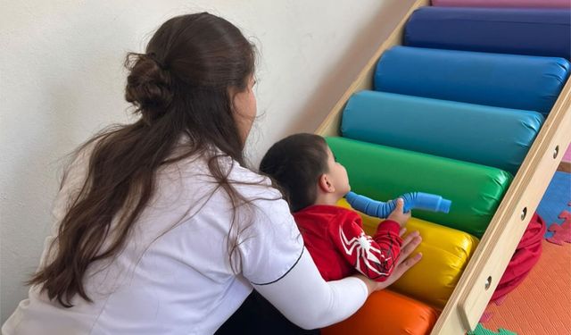 Minik Adımlardan Büyük Becerilere: Hangi Çocuklar Ergoterapiye Başvurmalı?