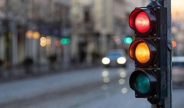 Trafik Işıklarında Yeni Dönem: Sarı Işık Kuralı Değişti!