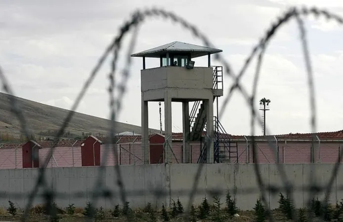 Milyonları etkileyecek: 300 bin mahkum için yeni karar açıklandı