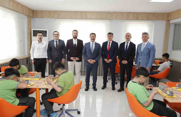 Depremzede çocuklara umut olacak M2 STEAM merkezinin açılışı gerçekleştirildi