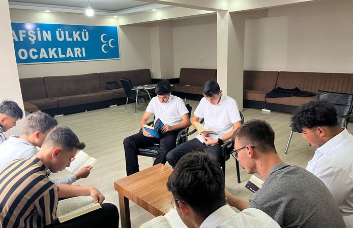 Afşin Ülkü Ocakları’ndan Öğrencilere Kitap Okuma Etkinliği