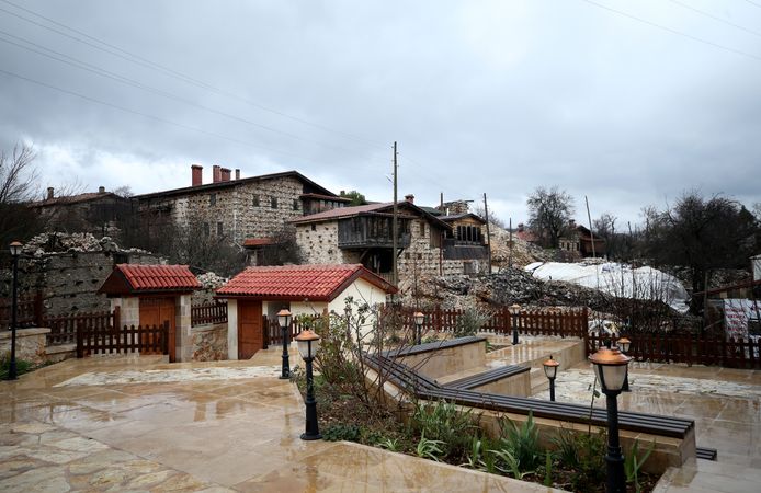 Yaz aylarında binlerce kişiyi ağırlayan tarihi mahalle kışın 3 haneye emanet