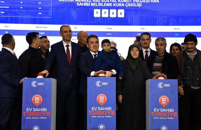 "Yüzyılın Konut Projesi" kapsamında Bilecik'te kuralar çekildi