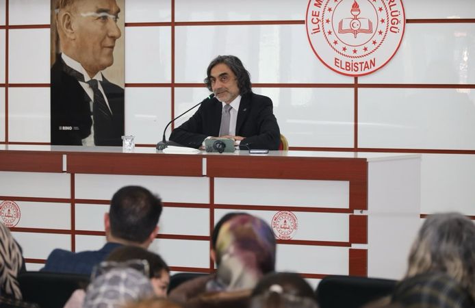 Prof. Dr. Halis Aydemir Elbistan’da Gençlerle Bir Araya Geldi