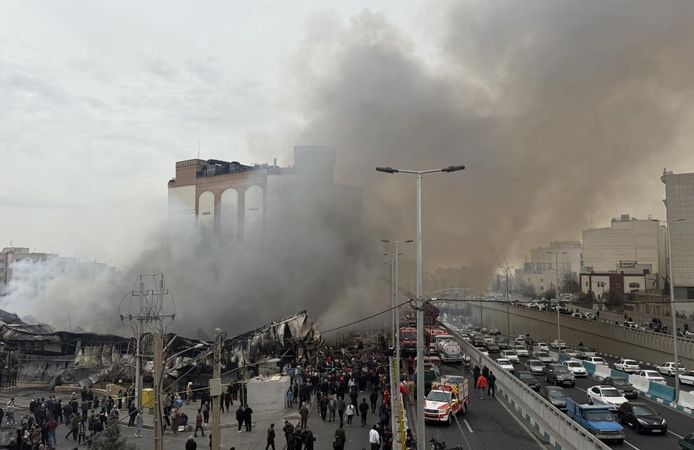 Tahran'daki bir çarşıda yangın çıktı