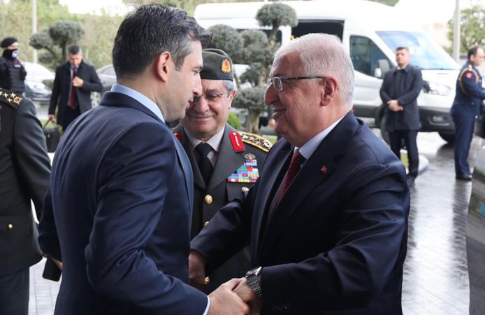 Bakan Güler, Özdemir Bayraktar anısına hazırlanan belgeselin gösterimine katıldı