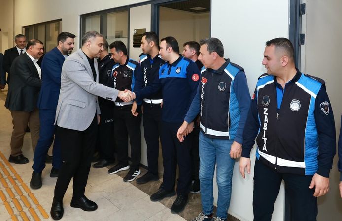 Başkan Toptaş, Belediye Personeliyle Bayramlaştı