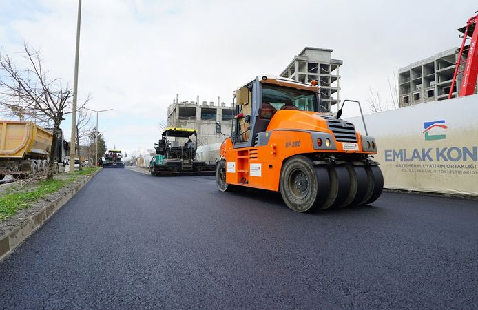 Büyükşehir, Dulkadiroğlu’nda Asfalt Mesaisini Sürdürüyor