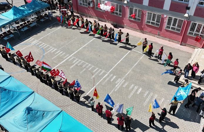 Kahramanmaraş’ta Nevruz Coşkusu: Öğrenciler Baharı Şenlikle Karşıladı