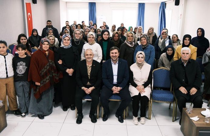 Büyükşehir’in “Aile İçi İletişim” Söyleşisi Andırın’da Yoğun İlgi Gördü