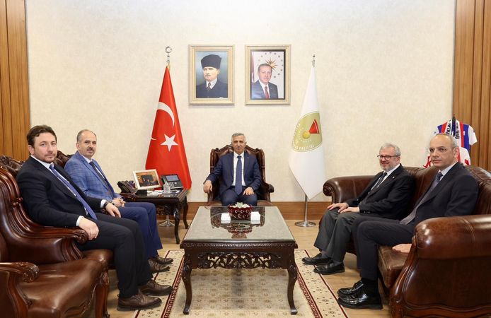 Vali Ünlüer’den Yoğun Ziyaret Trafiği