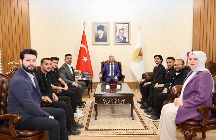 Vali Ünlüer’den Ziyaret Kabulü