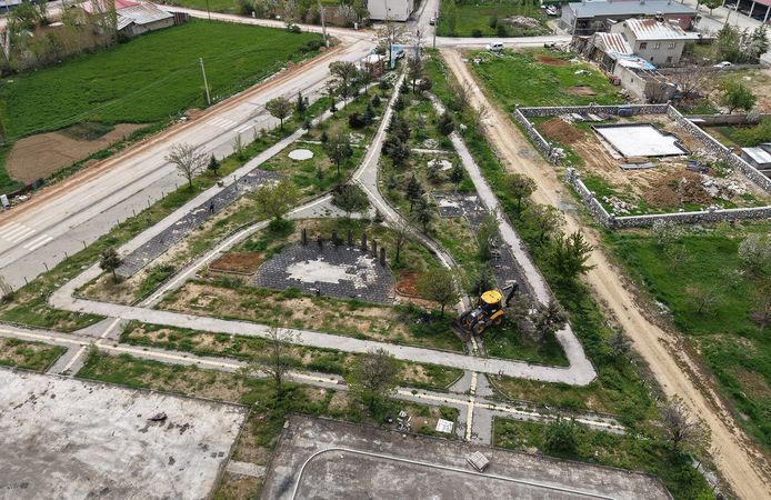 Büyükşehir, Göksun’da Cevher Dudayev ve Köroğlu Parklarını Modern Yaşam Alanına Dönüştürüyor