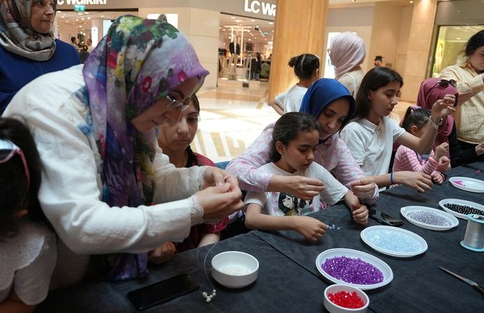 Büyükşehir’in Atölyesinde Sevgi Şekil Aldı