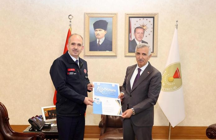 Vali Ünlüer’den Vekaletle Kurban Organizasyonuna Destek