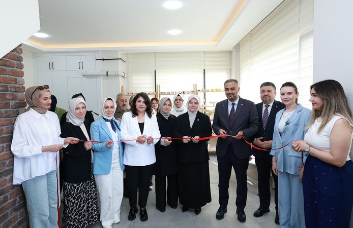 Onikişubat Belediyesi Kadın Emeği Seramik Atölyesi’nin Eserleri Görücüye Çıktı