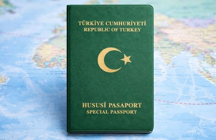 Yeşil Pasaport İçin Beklenen Açıklama Geldi: Vizesiz Seyahat Kalktı mı?