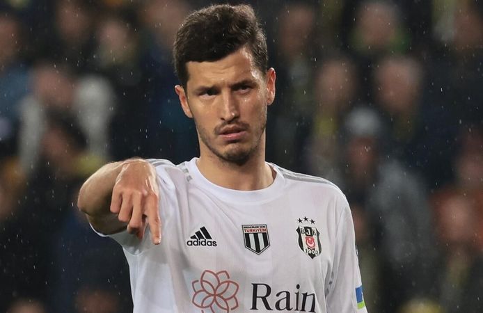 Beşiktaş’ta büyük ayrılık! 6 futbolcuya veda