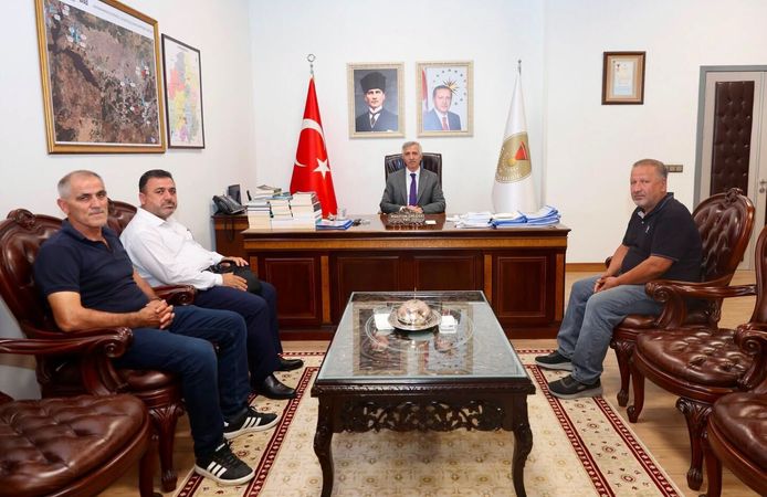 Vali Ünlüer, Mahalle Muhtarları ve Sivil Toplum Temsilcilerini Kabul Etti