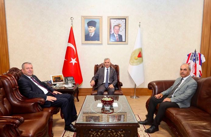 Vali Ünlüer, Makamında Konuklarını Ağırladı