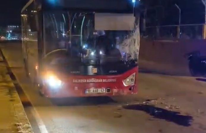 Bandırma’da Feci Kaza! Ters Yönden Gelen Otobüs Motosiklete Çarptı