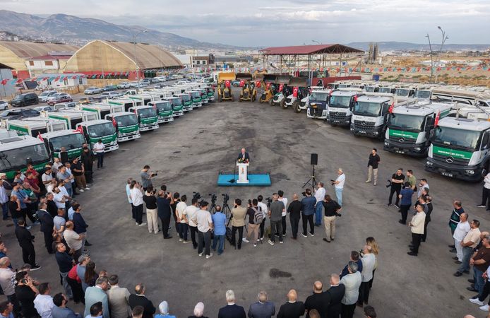 Onikişubat Belediyesi’nin 200 Milyon TL’lik Yatırımla 30 Yeni Hizmet Aracı Göreve Başladı